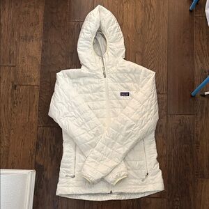 Patagonia Women's Cream Hooded Puffer Jacket